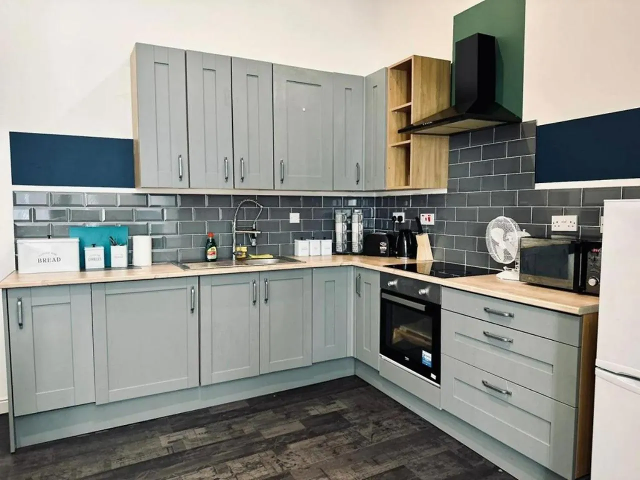 Bond Street, Sleeps 7 Apartment Blackpool 0*,  United Kingdom