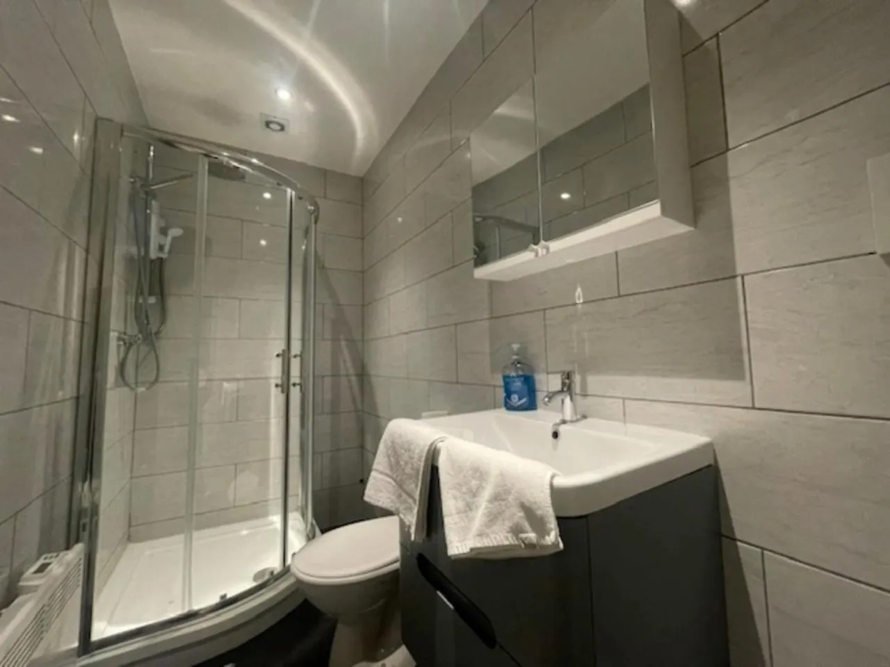 Bond Street, Sleeps 7 Apartment Blackpool